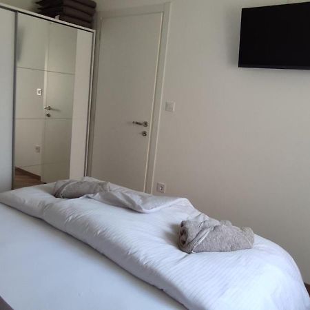 Sunny Oasis Apartment - High Ground Floor With Sunny Terrace & Private Garden!! Medulin Ngoại thất bức ảnh